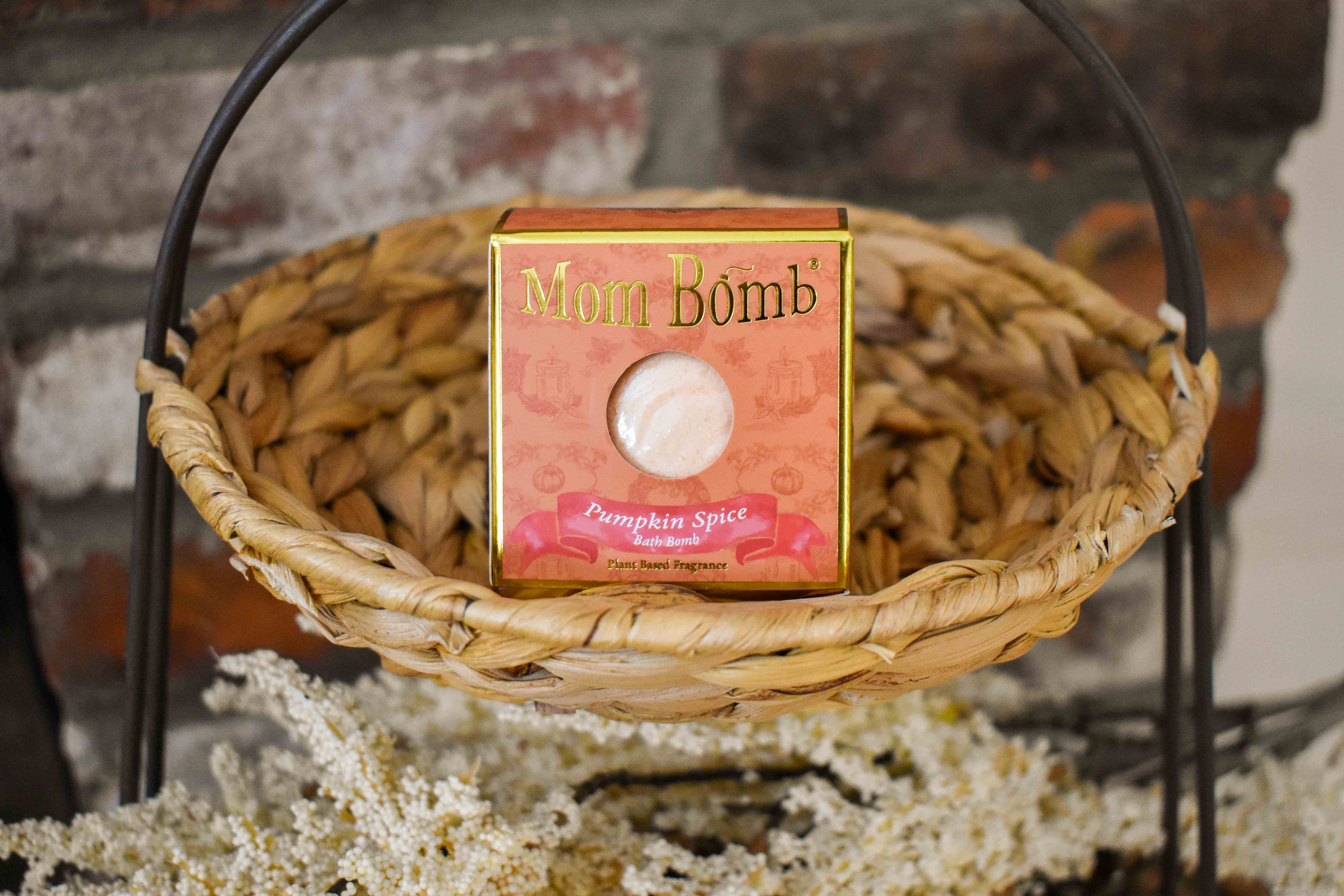 Elevate Your Autumn Ritual with Mom Bomb's Pumpkin Spice Bath Bomb: A Cozy Spa Experience at Home 🍂🛁