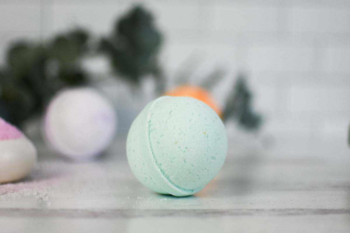 Soak Bath Bomb Making Kit 100% Natural & Vegan Ingredients Make Your Own  Bath Bombs at Home 